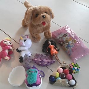 x Big bunch of girl toys Fingerlings Hatchimals +